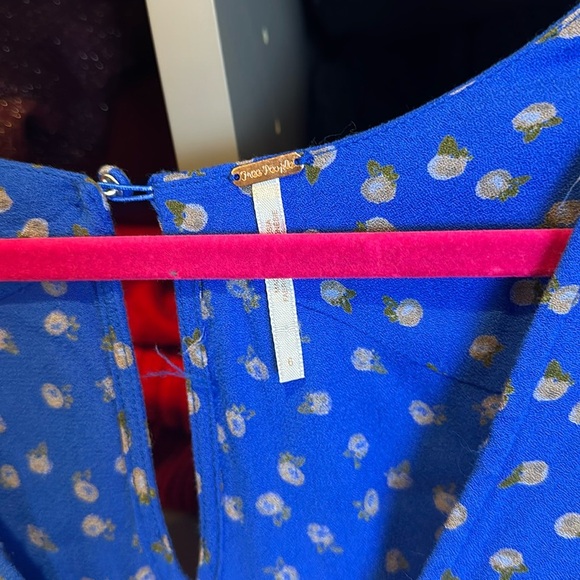 Free People blue/pink floral v neck back button keyhole jumpsuit size S NWOT - Picture 2 of 3